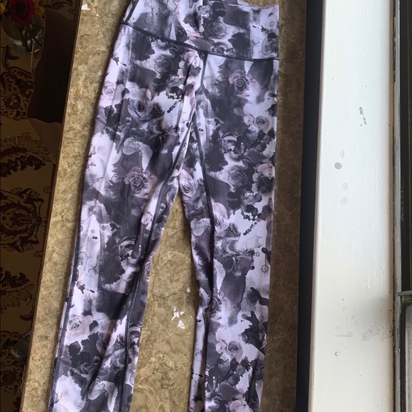 Lululemon Wunder Under leggings - Picture 4 of 5